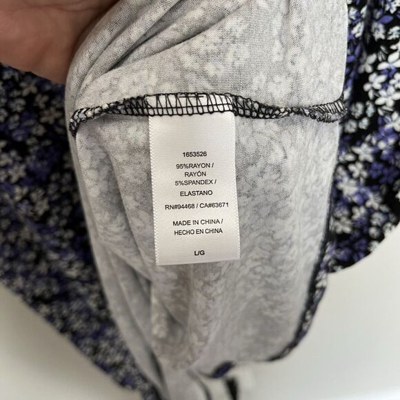 BCBGeneration | Woman's T-Shirt Dress Medium Scattered Ditzy Floral Short Sleeve - Picture 4 of 5